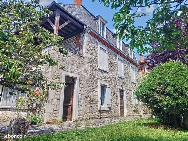 Propriété 7 pièces 156 m²