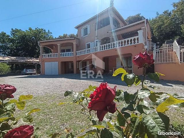 Propriété 7 pièces 156 m²