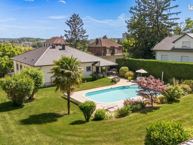 Propriété 7 pièces 156 m²