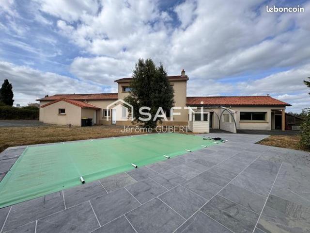 Propriété 7 pièces 156 m²