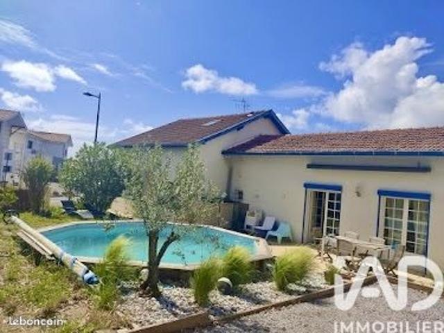 Propriété 7 pièces 157 m²