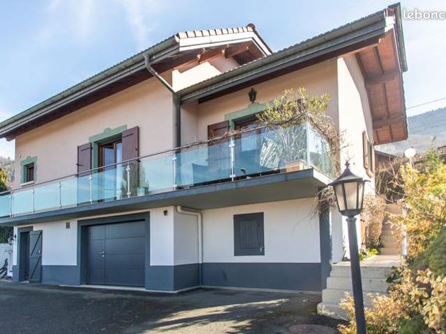 Propriété 7 pièces 157 m²