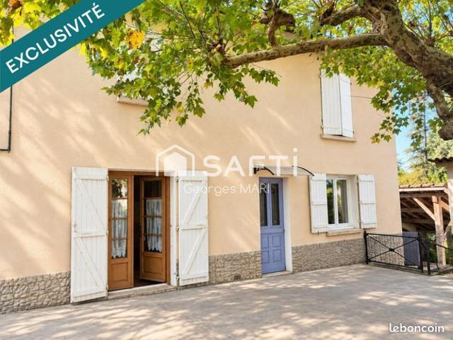 Propriété 7 pièces 158 m²