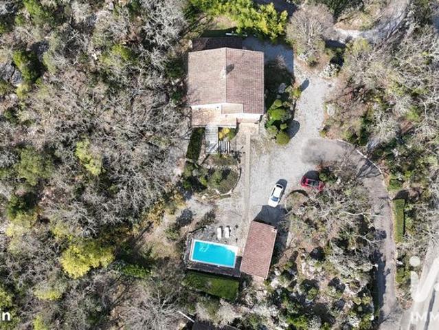 Propriété 7 pièces 158 m²