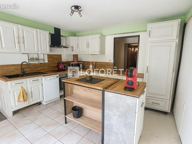 Propriété 7 pièces 158 m²
