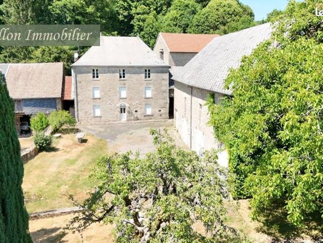 Propriété 7 pièces 158 m²