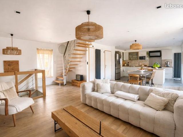 Propriété 7 pièces 159 m²