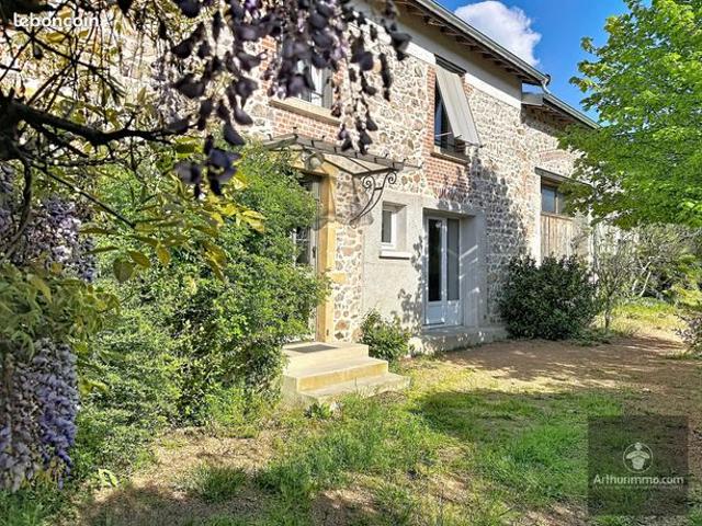 Propriété 7 pièces 168 m²