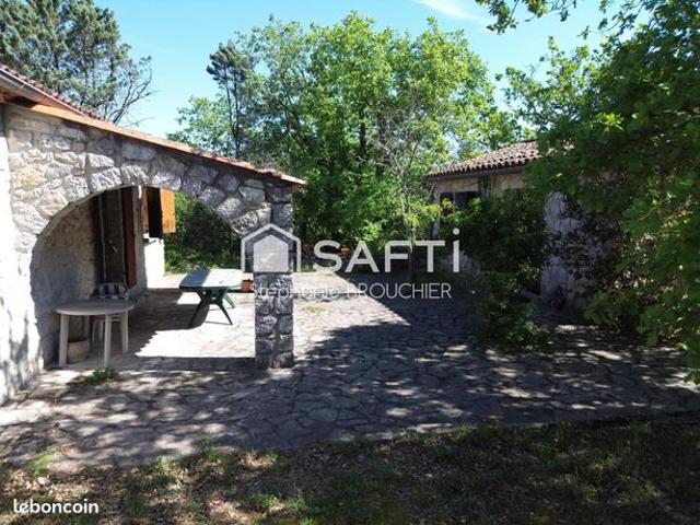 Propriété 7 pièces 150 m²