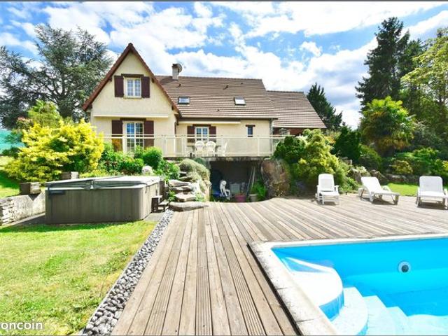 Propriété 7 pièces 150 m²