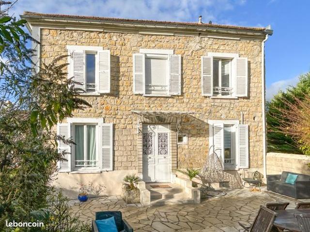 Propriété 7 pièces 150 m²
