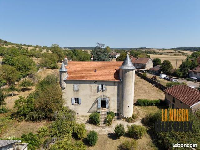 Propriété 7 pièces 151 m²