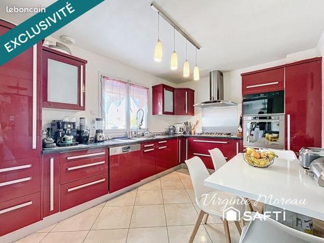 Propriété 7 pièces 151 m²