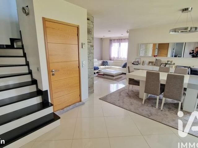 Propriété 7 pièces 152 m²