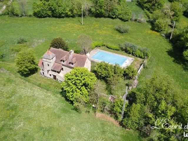 Propriété 7 pièces 153 m²