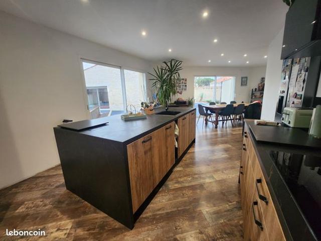 Propriété 7 pièces 153 m²
