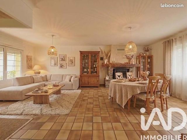 Propriété 7 pièces 153 m²