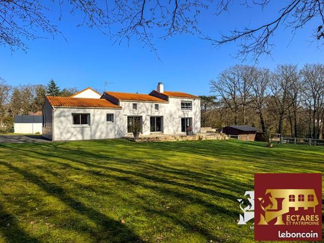 Propriété 7 pièces 153 m²