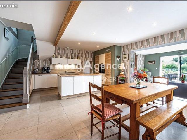 Propriété 7 pièces 164 m²