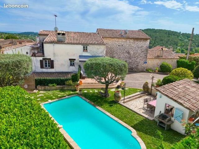 Propriété 7 pièces 164 m²