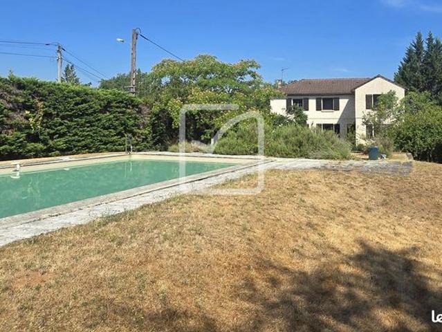 Propriété 7 pièces 164 m²