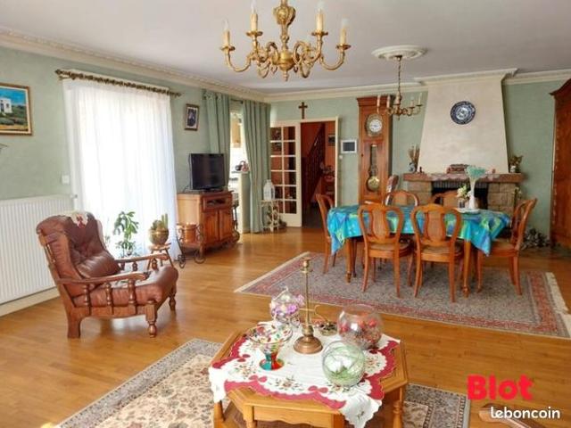 Propriété 7 pièces 164 m²
