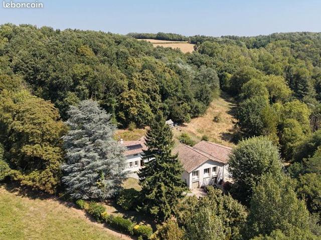 Propriété 7 pièces 165 m²