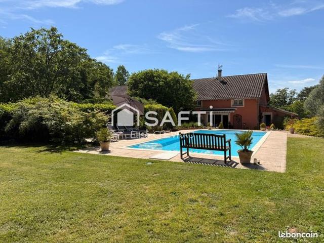Propriété 7 pièces 165 m²