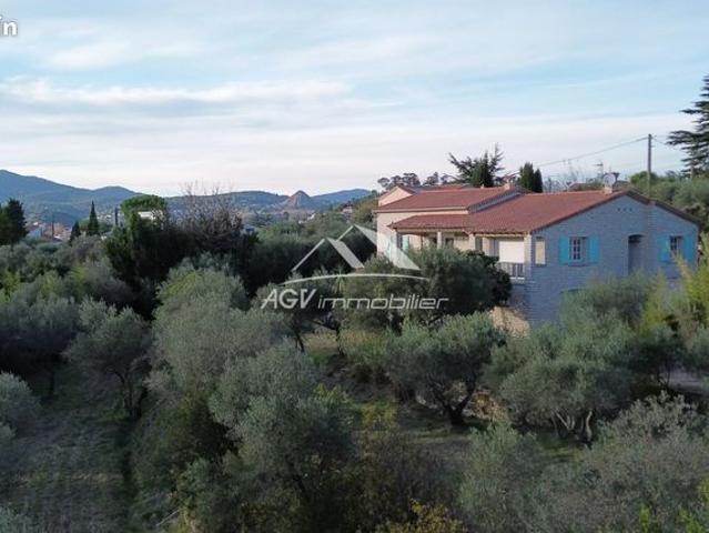 Propriété 7 pièces 165 m²