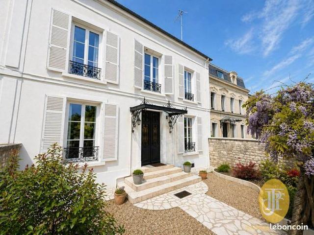 Propriété 7 pièces 165 m²