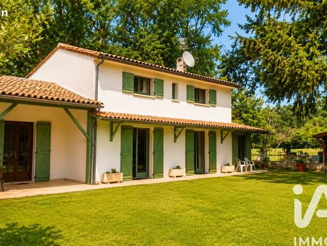 Propriété 7 pièces 166 m²