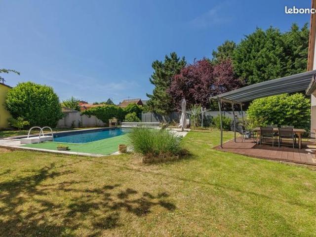 Propriété 7 pièces 166 m²