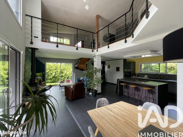 Propriété 7 pièces 166 m²