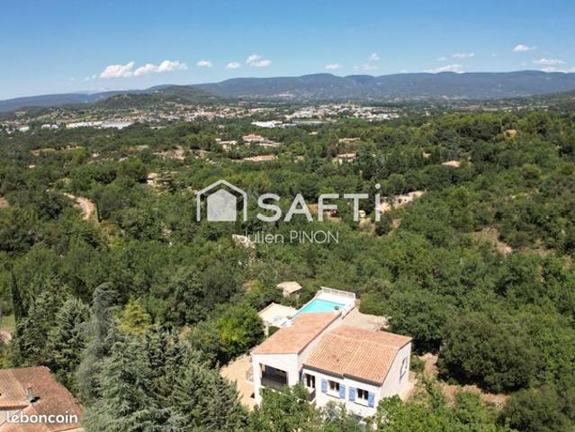 Propriété 7 pièces 166 m²