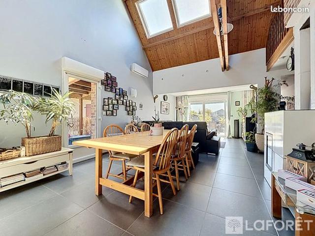 Propriété 7 pièces 166 m²