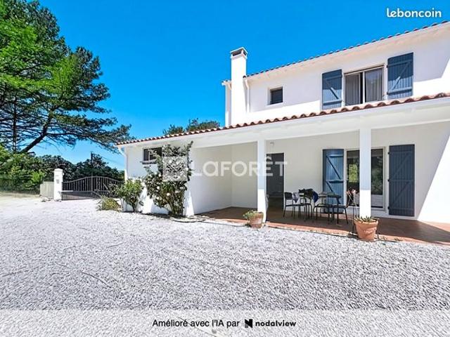 Propriété 7 pièces 160 m²