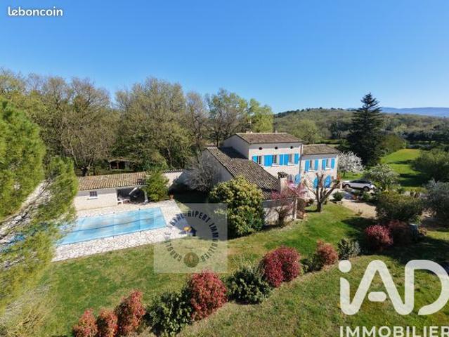 Propriété 7 pièces 160 m²
