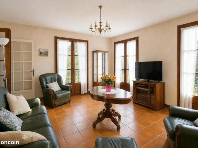 Propriété 7 pièces 160 m²