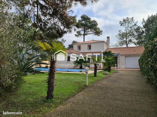 Propriété 7 pièces 160 m²