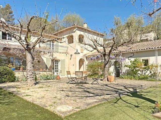 Propriété 7 pièces 160 m²