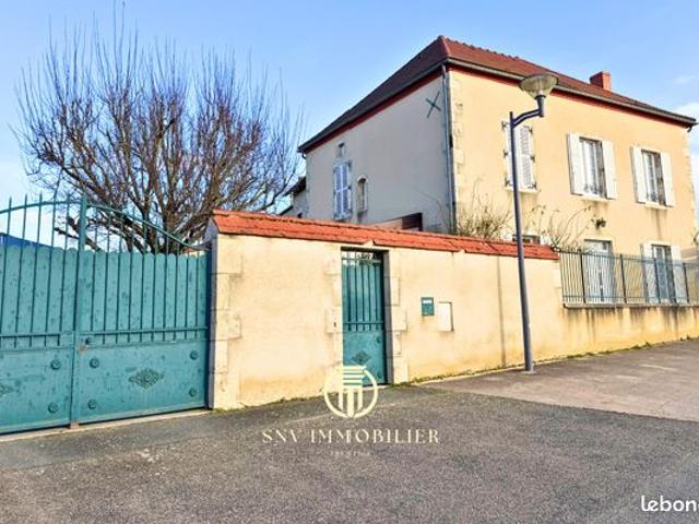 Propriété 7 pièces 160 m²