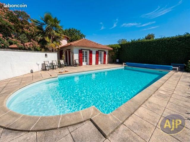 Propriété 7 pièces 160 m²