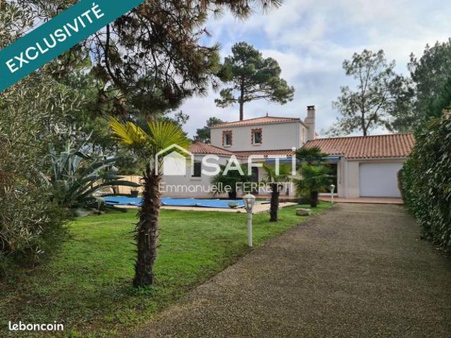 Propriété 7 pièces 160 m²