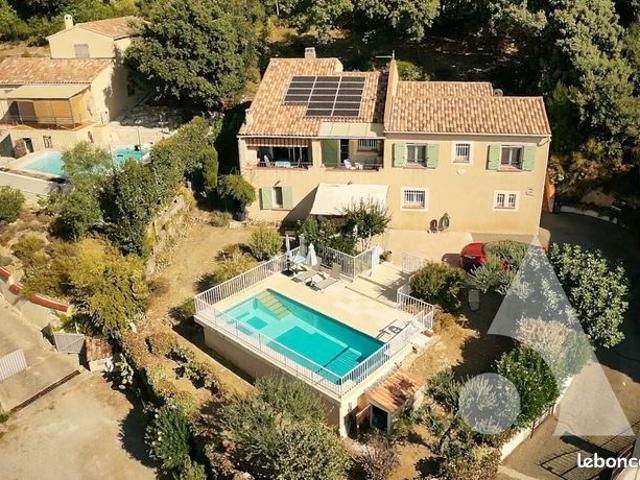 Propriété 7 pièces 162 m²