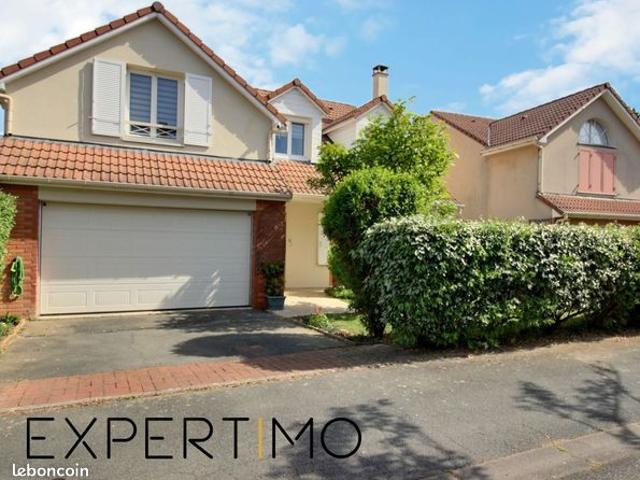 Propriété 7 pièces 162 m²