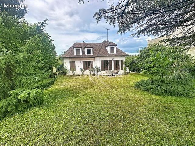 Propriété 7 pièces 163 m²
