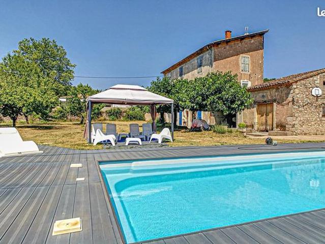 Propriété 7 pièces 163 m²