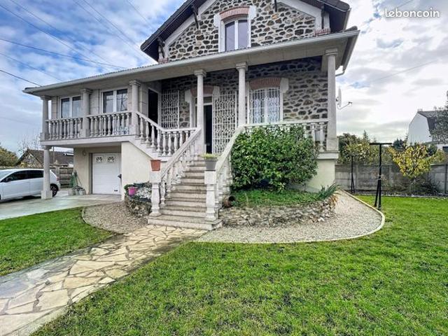 Propriété 7 pièces 163 m²