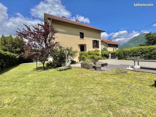 Propriété 7 pièces 163 m²