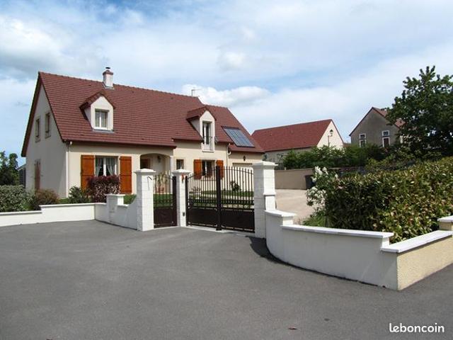 Propriété 7 pièces 174 m²